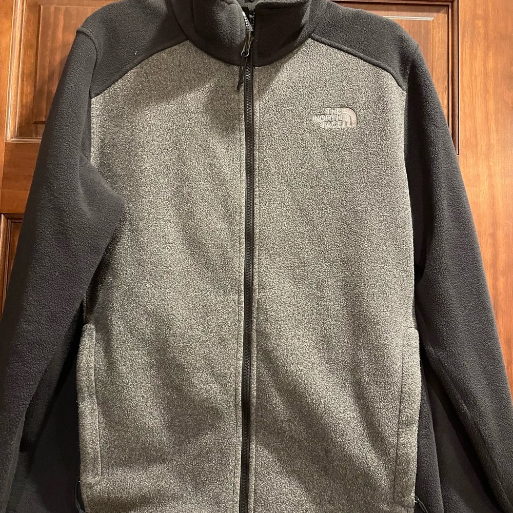 Mens gently used North Face fleece jacket size Medium